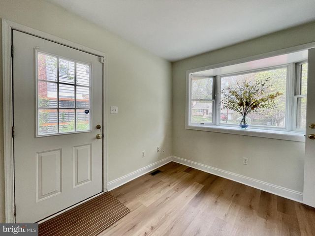 712 WOODSDALE RD, Wilmington, DE 19809