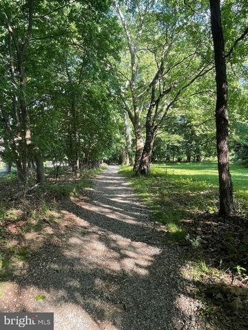 712 WOODSDALE RD, Wilmington, DE 19809