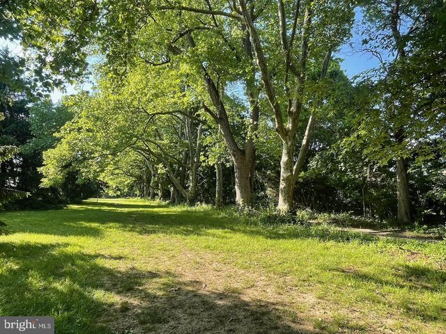 712 WOODSDALE RD, Wilmington, DE 19809