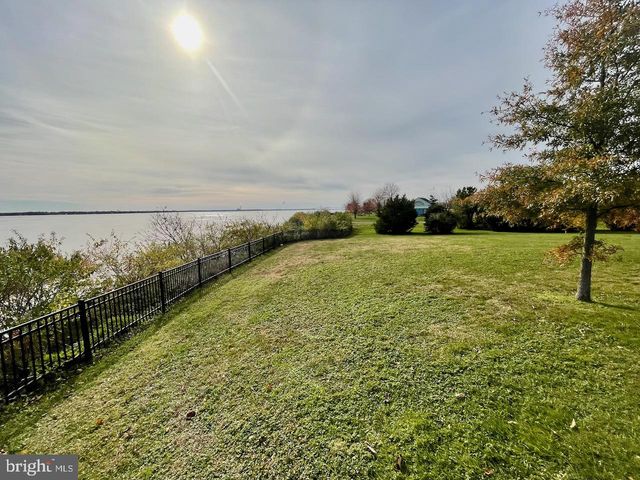 712 WOODSDALE RD, Wilmington, DE 19809