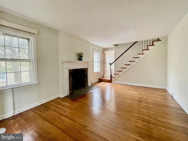 712 WOODSDALE RD, Wilmington, DE 19809