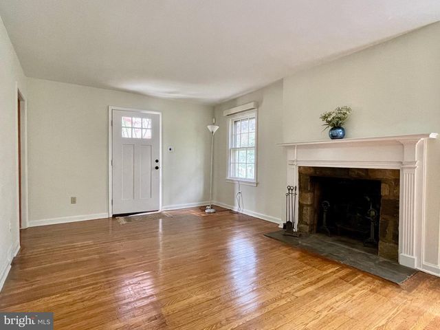 712 WOODSDALE RD, Wilmington, DE 19809