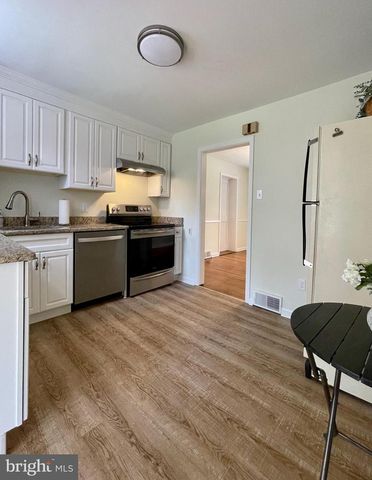 712 WOODSDALE RD, Wilmington, DE 19809