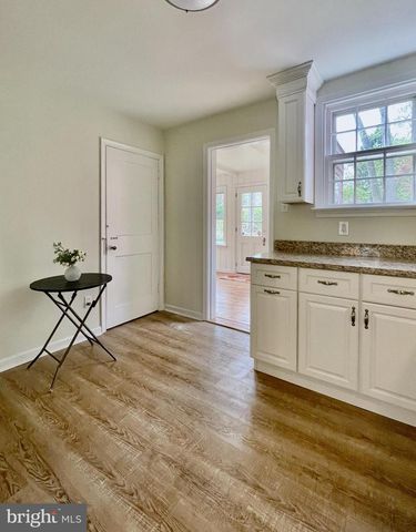 712 WOODSDALE RD, Wilmington, DE 19809
