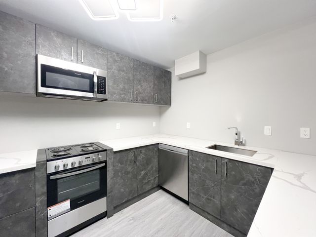 543 Peachers Mill Rd # 201, Clarksville, TN 37042