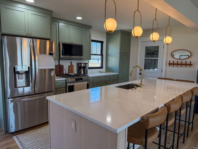 2613 Wolfs Point Drive, Rochester, IN 46975