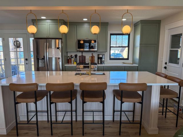 2613 Wolfs Point Drive, Rochester, IN 46975