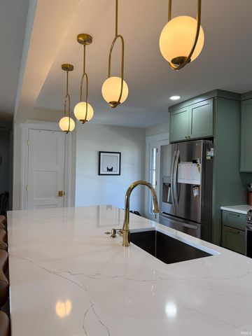 2613 Wolfs Point Drive, Rochester, IN 46975