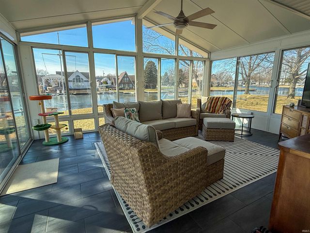 2613 Wolfs Point Drive, Rochester, IN 46975