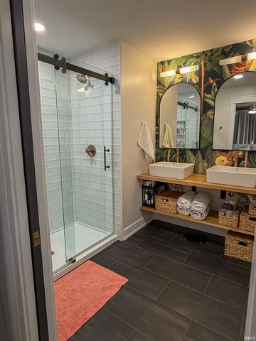 2613 Wolfs Point Drive, Rochester, IN 46975