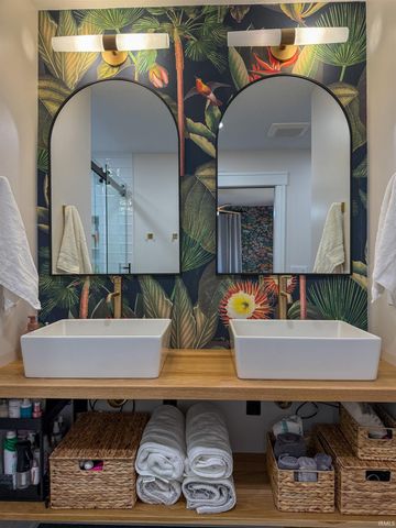 2613 Wolfs Point Drive, Rochester, IN 46975