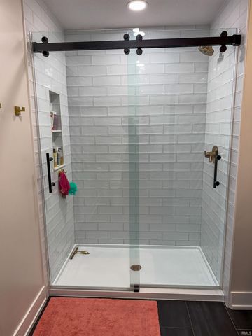 2613 Wolfs Point Drive, Rochester, IN 46975