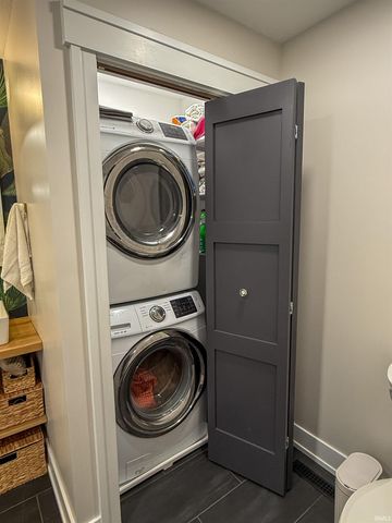 2613 Wolfs Point Drive, Rochester, IN 46975