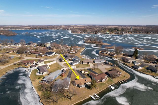 2613 Wolfs Point Drive, Rochester, IN 46975