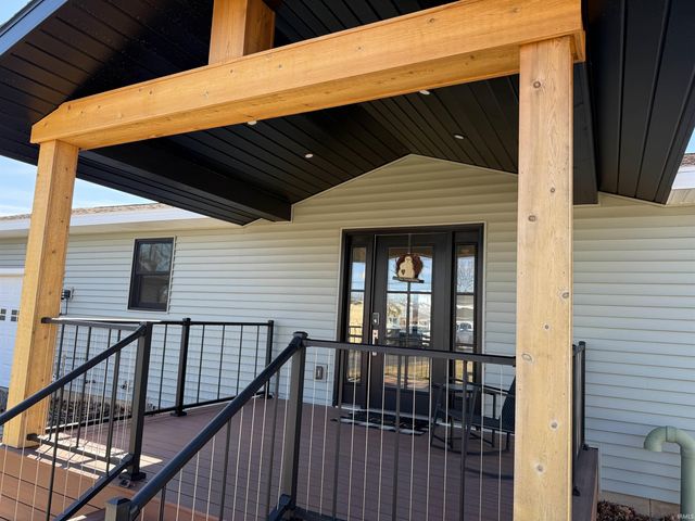 2613 Wolfs Point Drive, Rochester, IN 46975