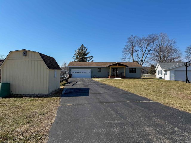 2613 Wolfs Point Drive, Rochester, IN 46975