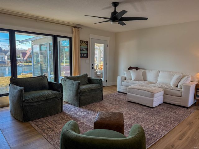 2613 Wolfs Point Drive, Rochester, IN 46975