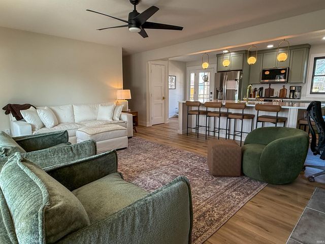 2613 Wolfs Point Drive, Rochester, IN 46975