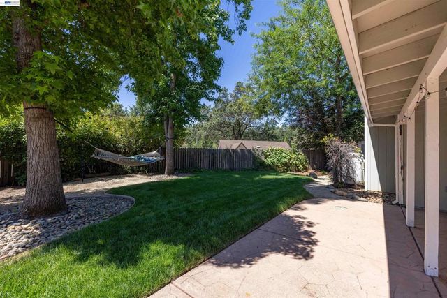3632 Ravenwood Ln, Cameron Park, CA 95682