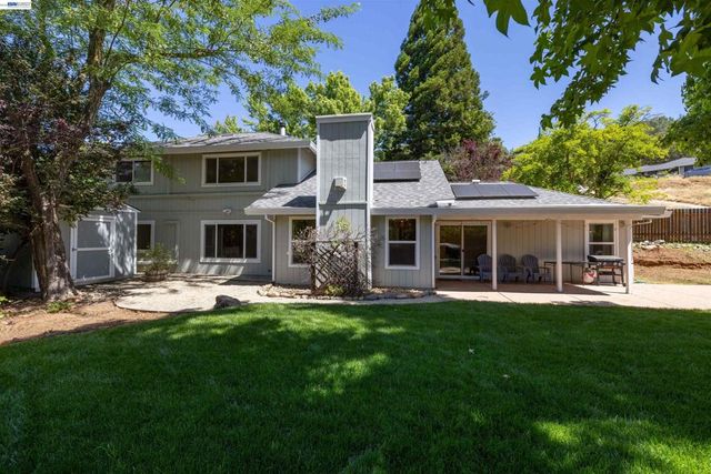 3632 Ravenwood Ln, Cameron Park, CA 95682
