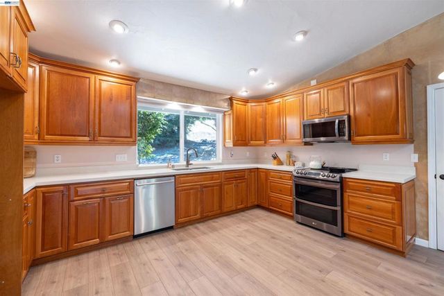 3632 Ravenwood Ln, Cameron Park, CA 95682