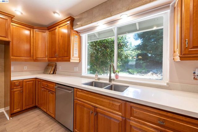 3632 Ravenwood Ln, Cameron Park, CA 95682
