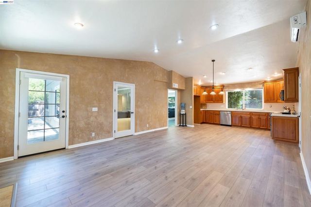 3632 Ravenwood Ln, Cameron Park, CA 95682