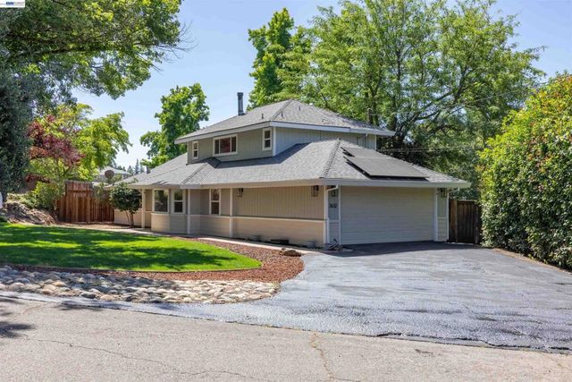 3632 Ravenwood Ln, Cameron Park, CA 95682