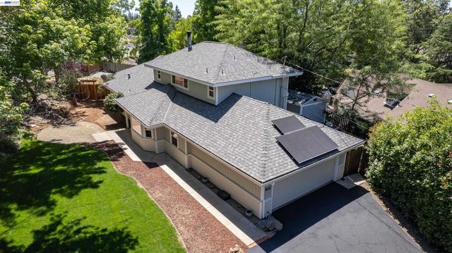 3632 Ravenwood Ln, Cameron Park, CA 95682