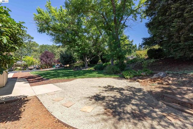 3632 Ravenwood Ln, Cameron Park, CA 95682