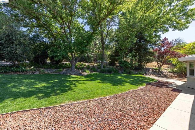3632 Ravenwood Ln, Cameron Park, CA 95682