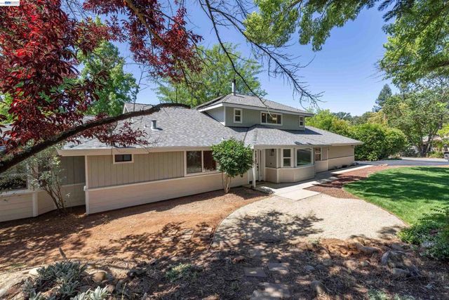 3632 Ravenwood Ln, Cameron Park, CA 95682