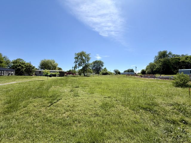 242 Arkansas Ave, Oak Grove, KY 42262