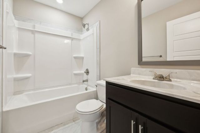 242 Arkansas Ave, Oak Grove, KY 42262