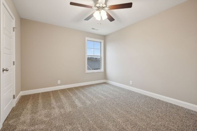 242 Arkansas Ave, Oak Grove, KY 42262