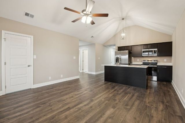 242 Arkansas Ave, Oak Grove, KY 42262