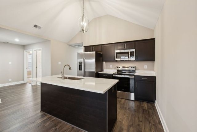 242 Arkansas Ave, Oak Grove, KY 42262