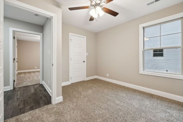 242 Arkansas Ave, Oak Grove, KY 42262