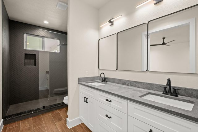 147 Kahana LN, Bastrop, TX 78602