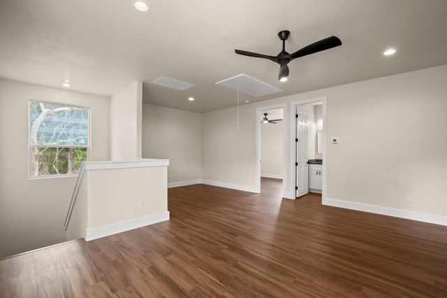 147 Kahana LN, Bastrop, TX 78602