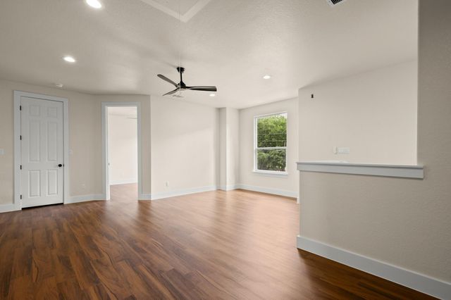 147 Kahana LN, Bastrop, TX 78602