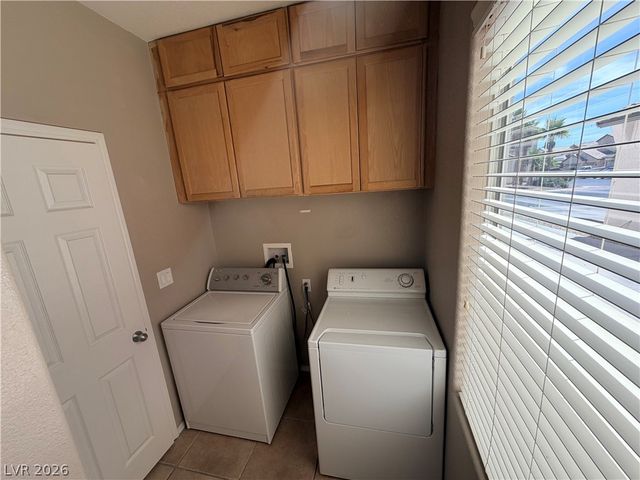 4320 Laguna Garden Avenue, Las Vegas, NV 89115