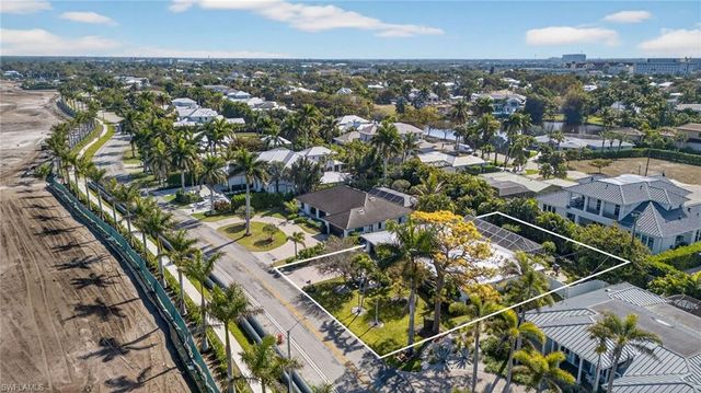 420 S GOLF DR, Naples, FL 34102