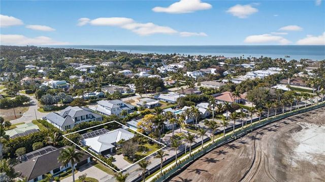 420 S GOLF DR, Naples, FL 34102