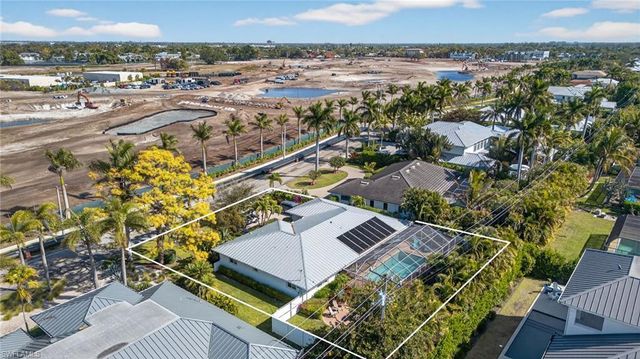 420 S GOLF DR, Naples, FL 34102