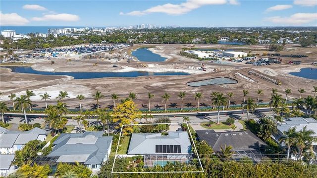 420 S GOLF DR, Naples, FL 34102