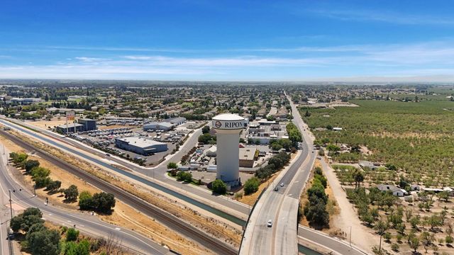 23811 S Jack Tone Rd, Ripon, CA 95366