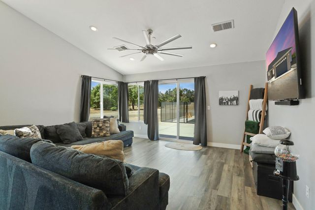 23811 S Jack Tone Rd, Ripon, CA 95366