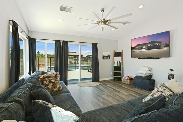 23811 S Jack Tone Rd, Ripon, CA 95366