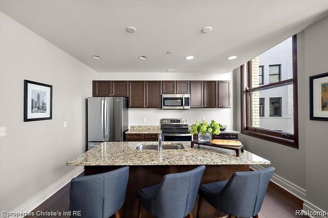 1 Park Avenue 1604, Detroit, MI 48226